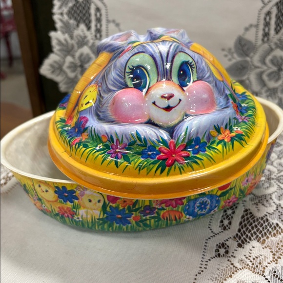 Vintage Easter Bunny Egg Candy Container - Picture 6 of 6